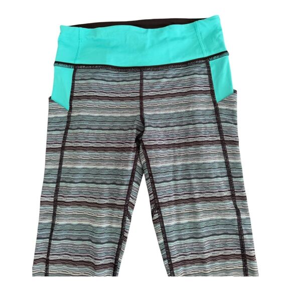 Lululemon Pants Womens 4 Blue Striped Groove Cropped Yoga Athletic Gym - Picture 2 of 5